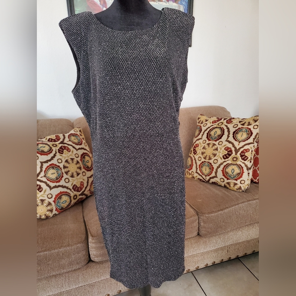 Pre loved sleeveless black dress